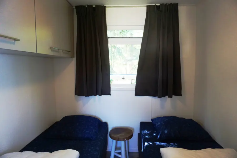 Slaapkamer 2 1 persoons bedden