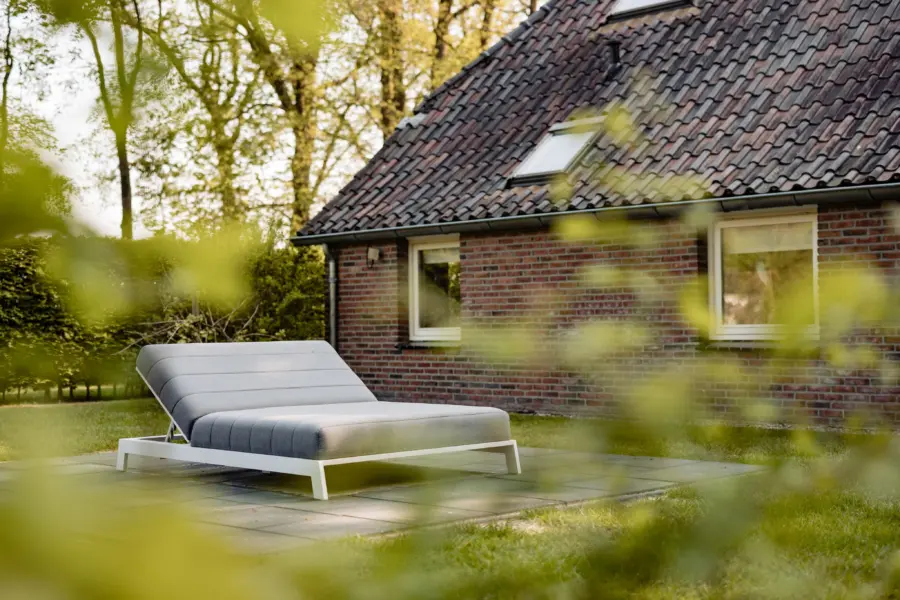 Jachthuis - ligbed buiten