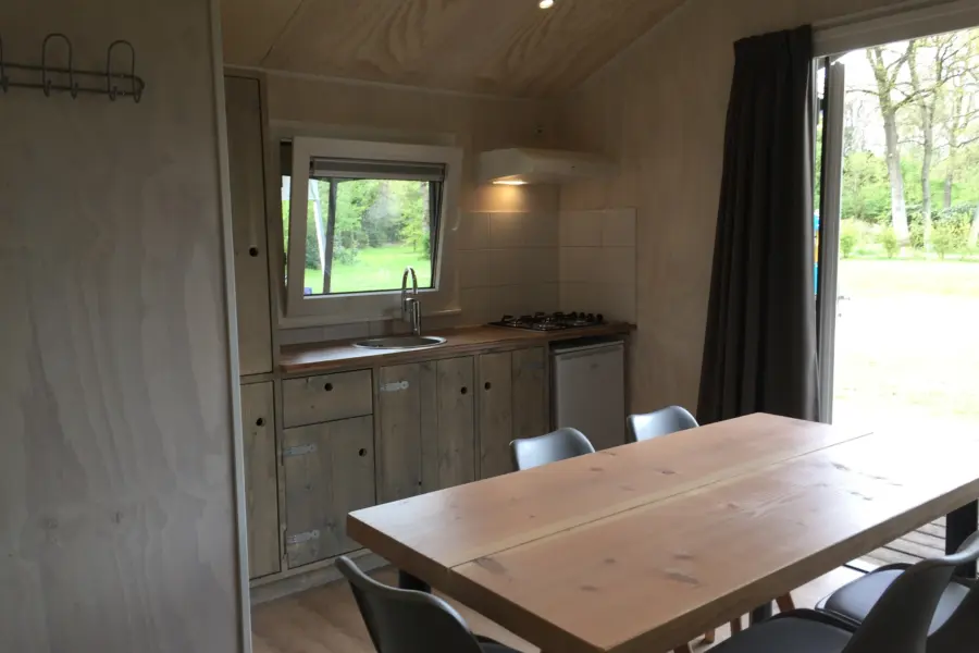 Safarilodge keukentafel