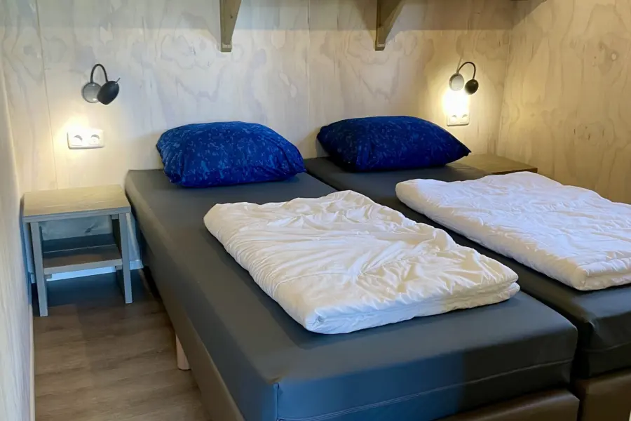 Safarilodge binnenkant 2 pers slaapk