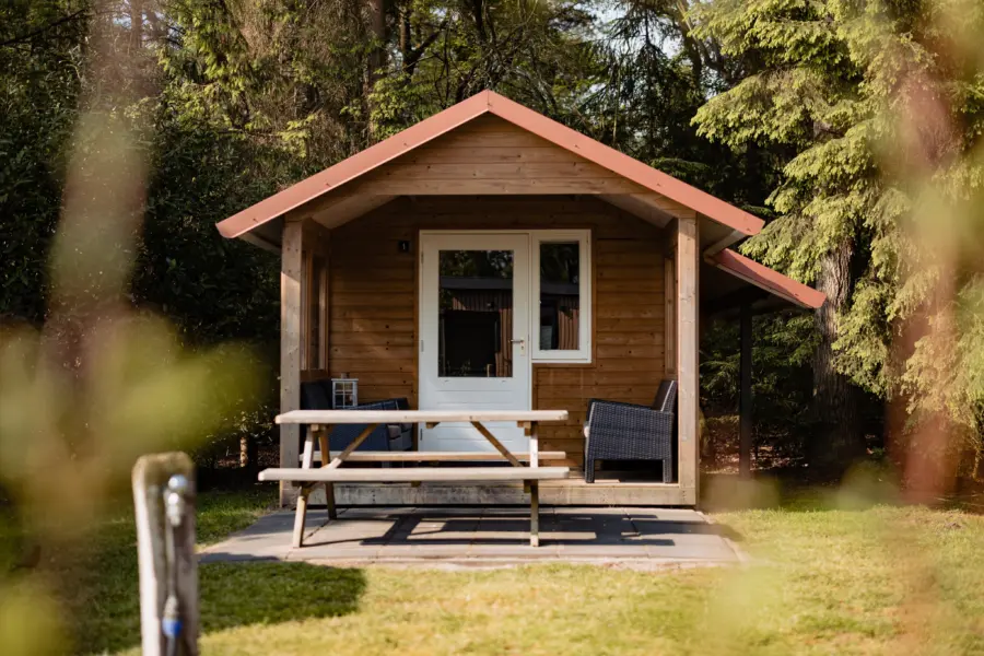 Luxe kampeerhut voorkant