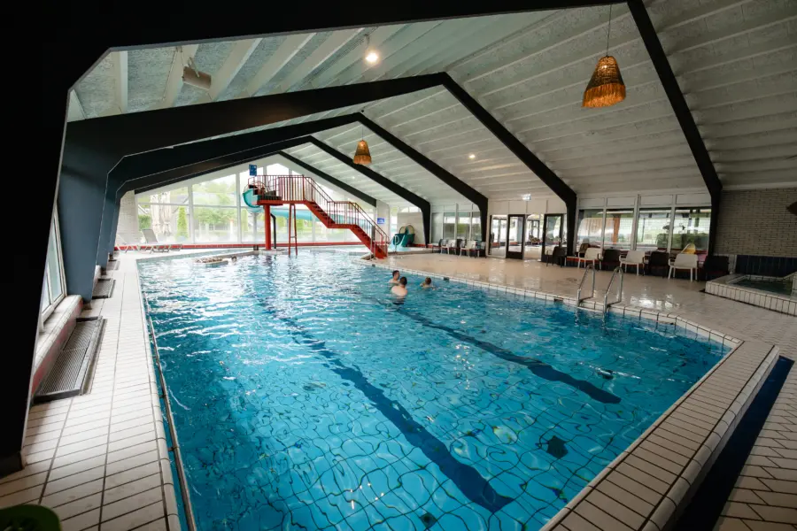 Zwembad binnenbad
