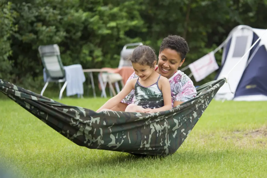 _DSC7600 hangmat moeder dochter