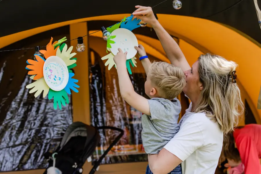 Animatie- gemaakte werkjes ophangen (2)