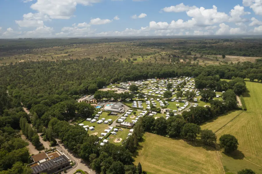 20220611 luchtfoto camping