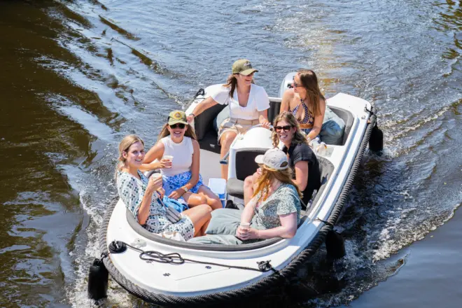 Gezinssloep van Camping & Villapark De Paardekreek in Kortgene