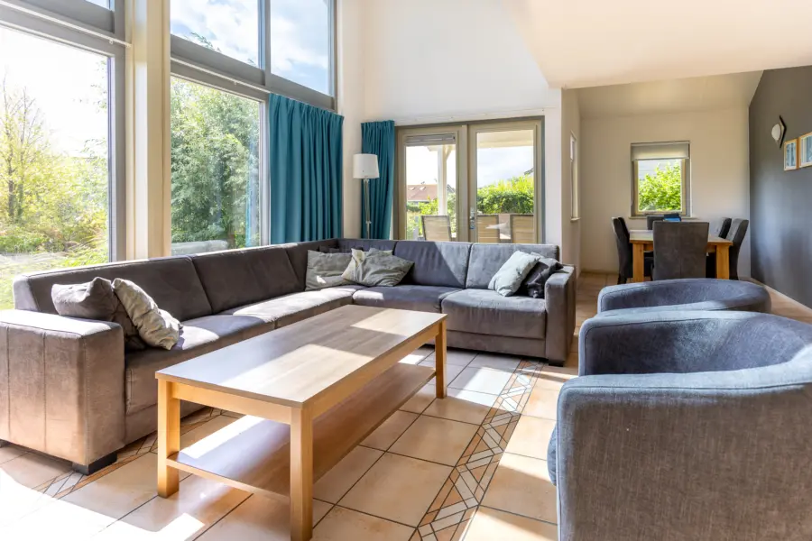 Villapark de Paardekreek Woonkamer tegels V10