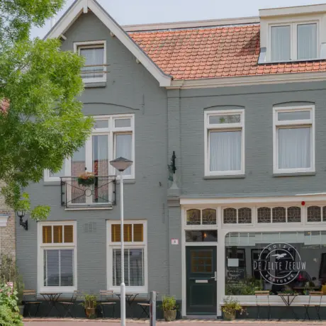 Hotel de Zilte Zeeuw buitenkant 2