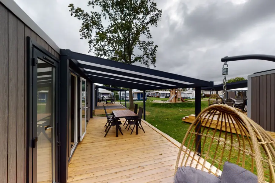 Buitenaanzicht2 lodge zilverreiger 4p paardekreek