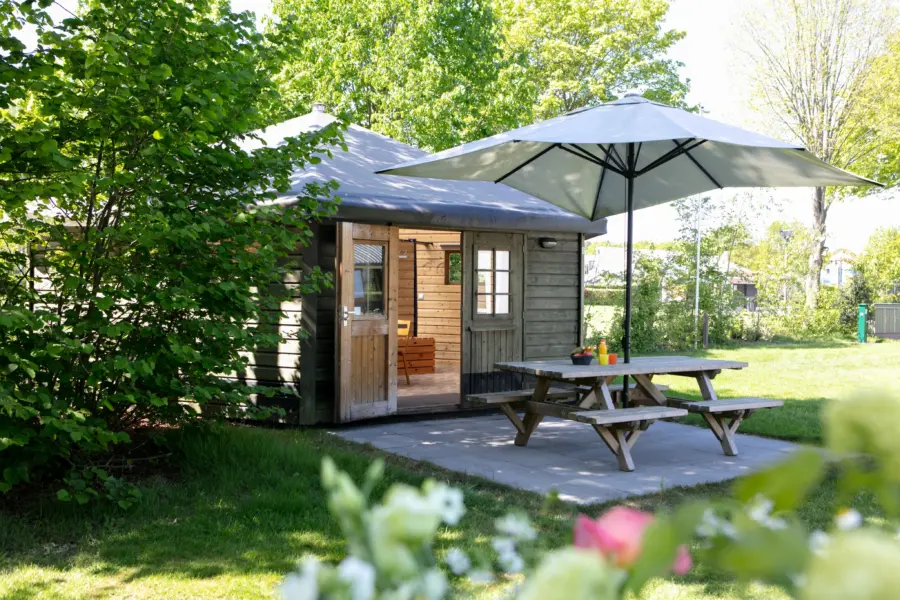 Picknicktafel Kampeerbungalow