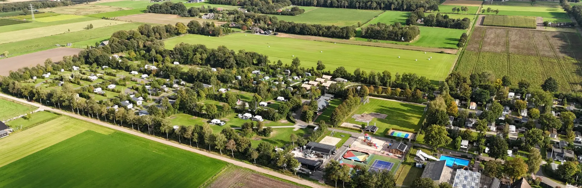 Luchtfoto Rheezerwold