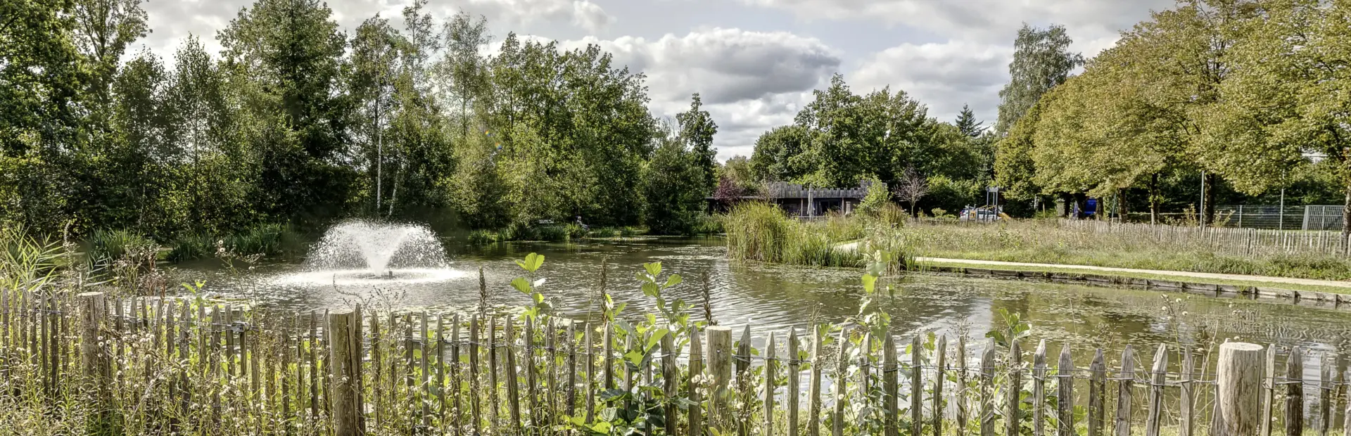 Vijveraanzicht Kasteel