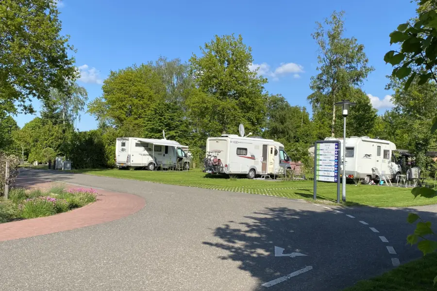 Camperplaatsen Rheezerwold