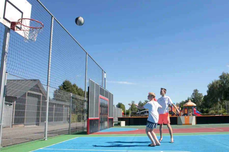 Basketbal spelen