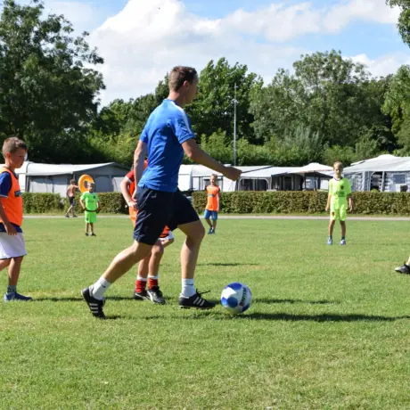 Ardoer camping Scheldeoord profvoetbal clinic 2016 (21)