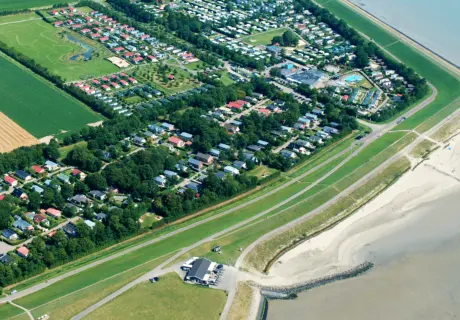 Rustige omgeving aan de zeedijk van Camping Scheldeoord in Zeeland