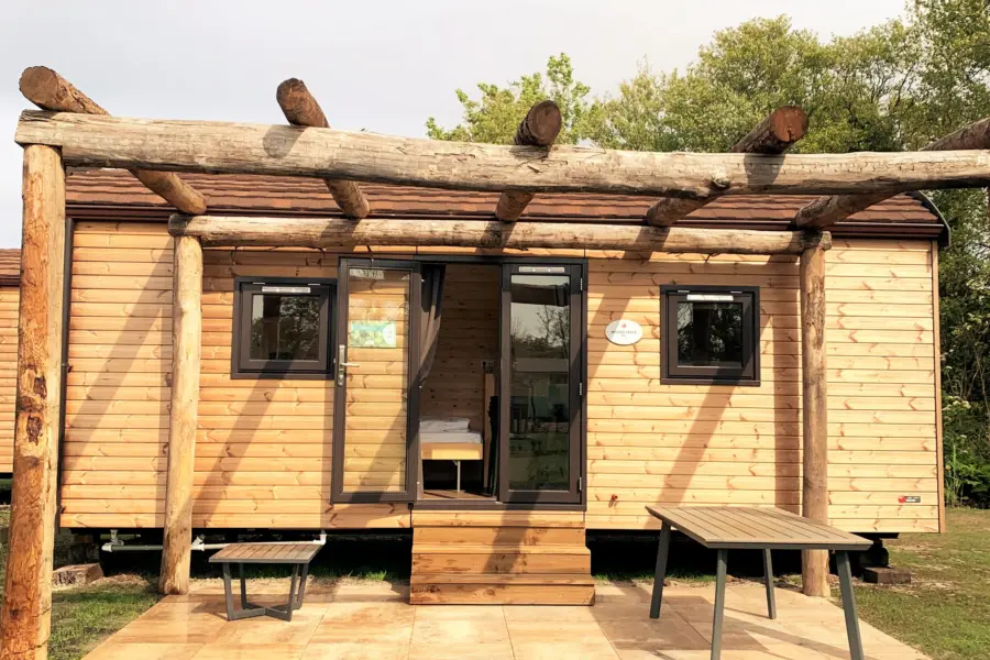 Woodlodge 2 personen buitenaanzicht 2 sint maartenzee