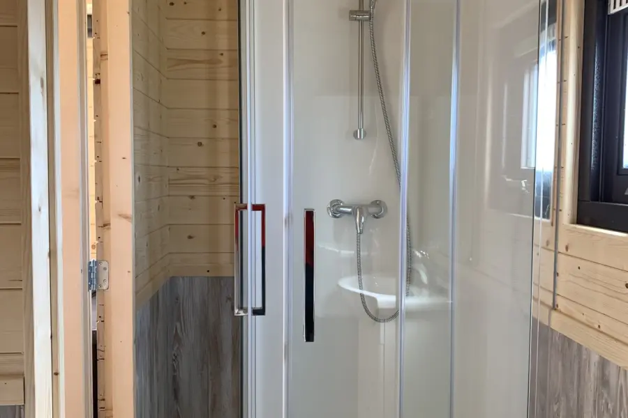 Woodlodge 4 personen - Badkamer - Sint Maartenszee