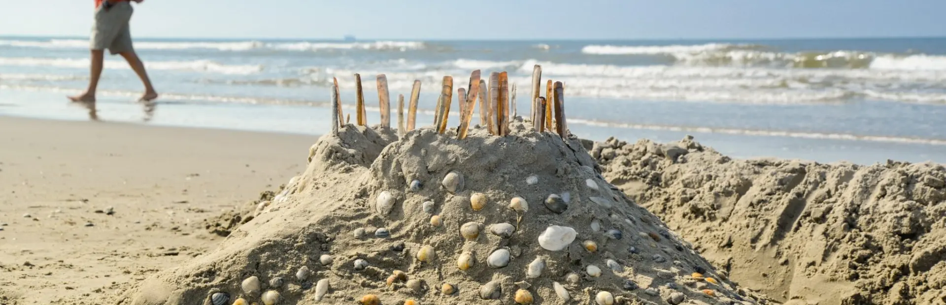 Strand sint maartenszee spelen in zand