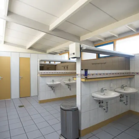 Foto sanitair gebouw