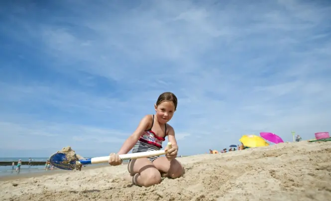 Spelen op het strand