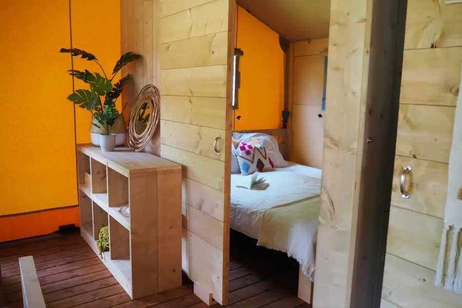 Yala raw dreamer 40 wall and bedroom