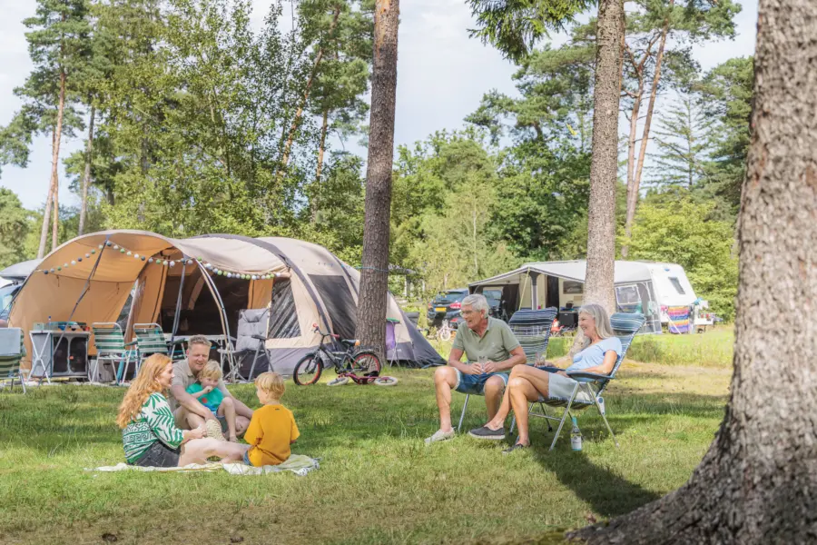 TH kamperen kampeerplaats familie stel senioren HR 1