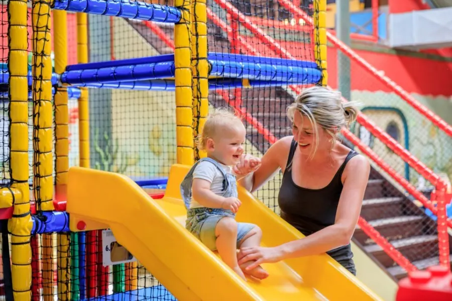 Binnenspeeltuin spelen westhove
