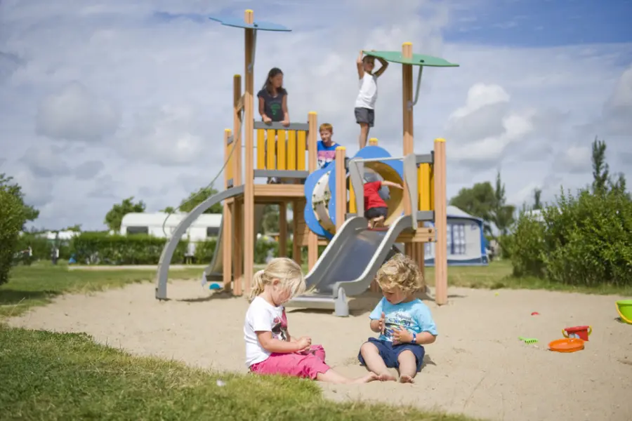 Kleine speeltuin bij Westhove