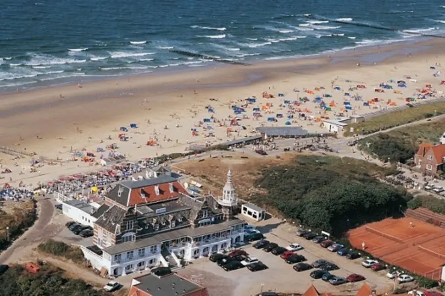 Mo domburg strand 560x350 tcm422 140777