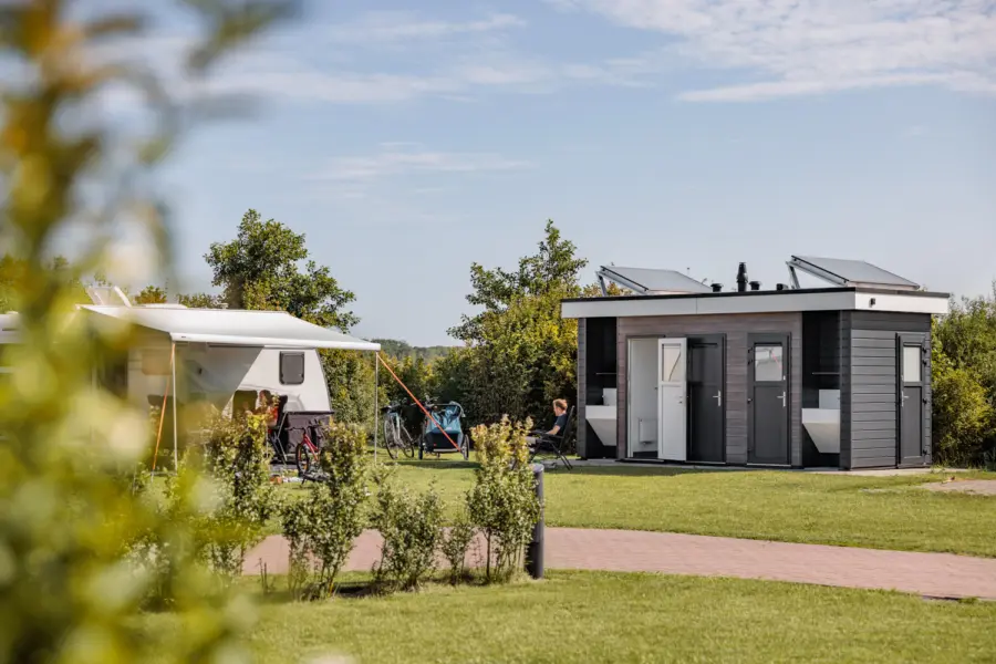 Overzich plaats met gezin