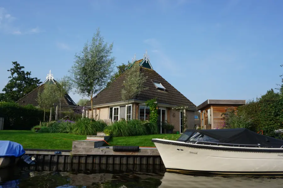 Wiid vakantiehuis met sloep