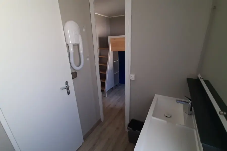 Deur badkamer naar kinderkamer