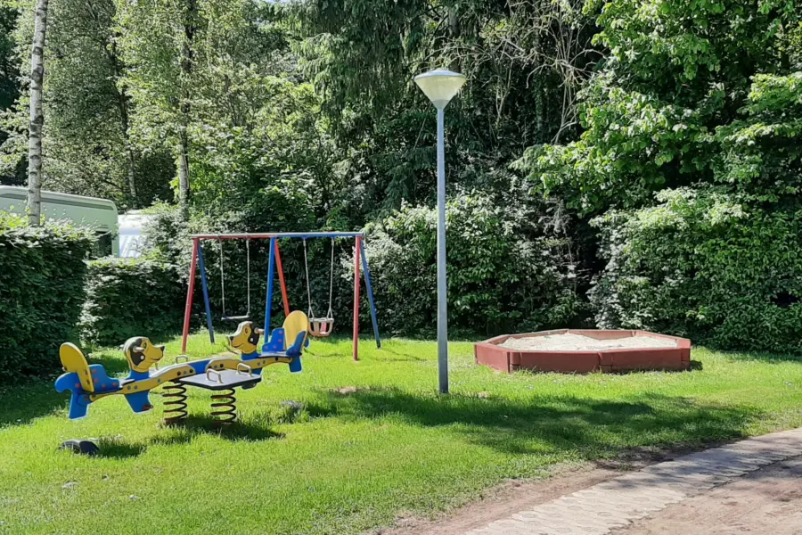 Putterlaan speeltuin 2021 wipwap en zandbak