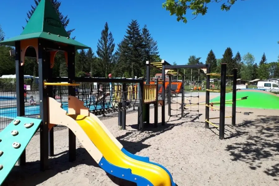 Speeltuin - glijbaan