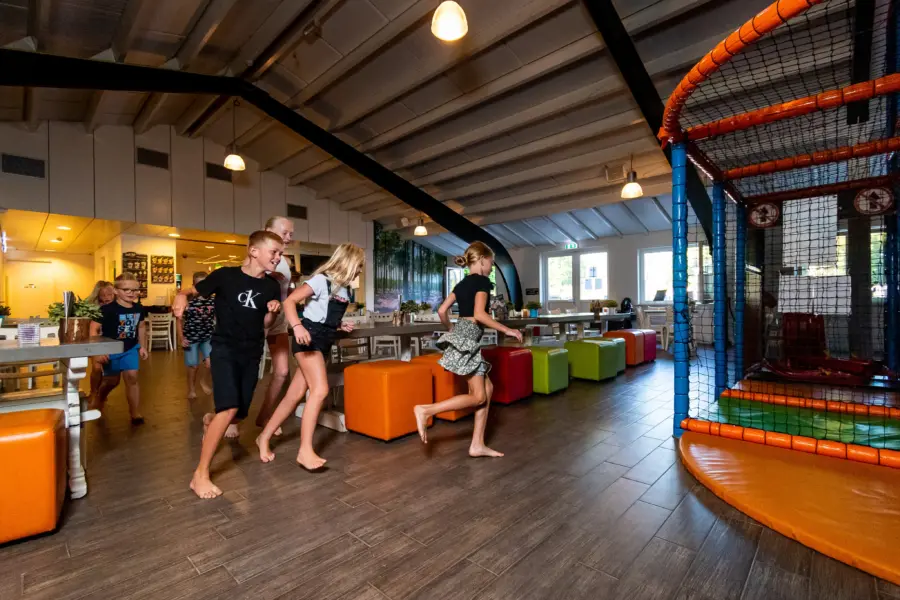 Overzicht heggies speelschuur brasserie