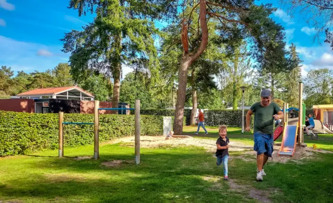 ZH kamperen speeltuintje sparrenlaan kind ouder