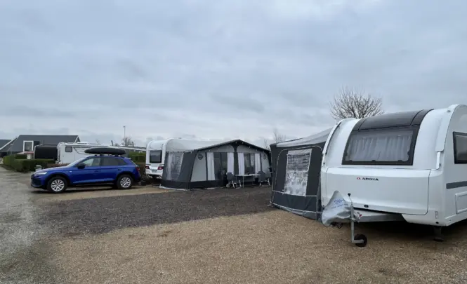 Winterkamperen caraval voortent