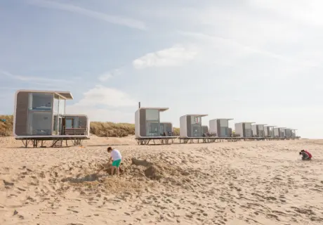Luxe strandhuisjes van Camping Zonneweelde in Zeeland