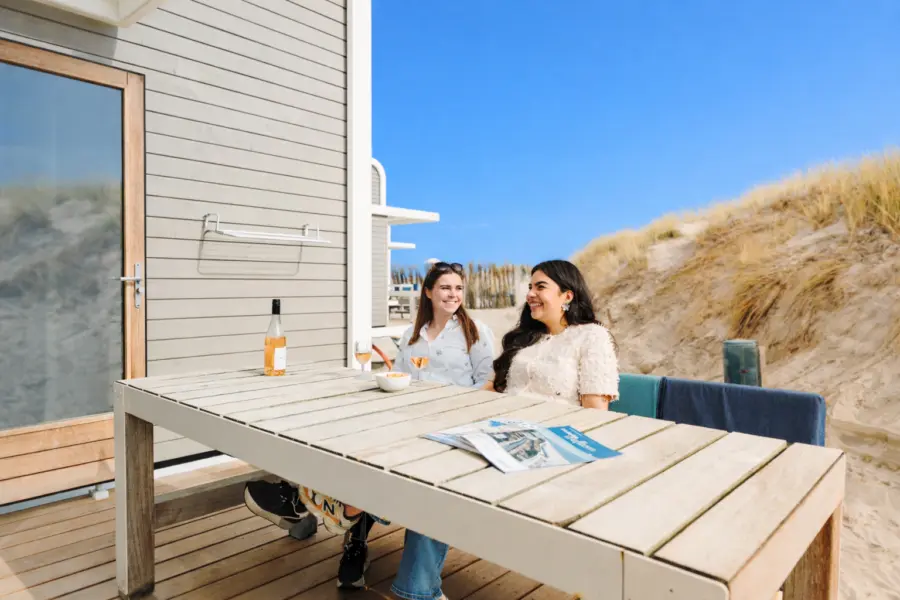 Strandhuis bewerkt duinterras steef ananda zonnig