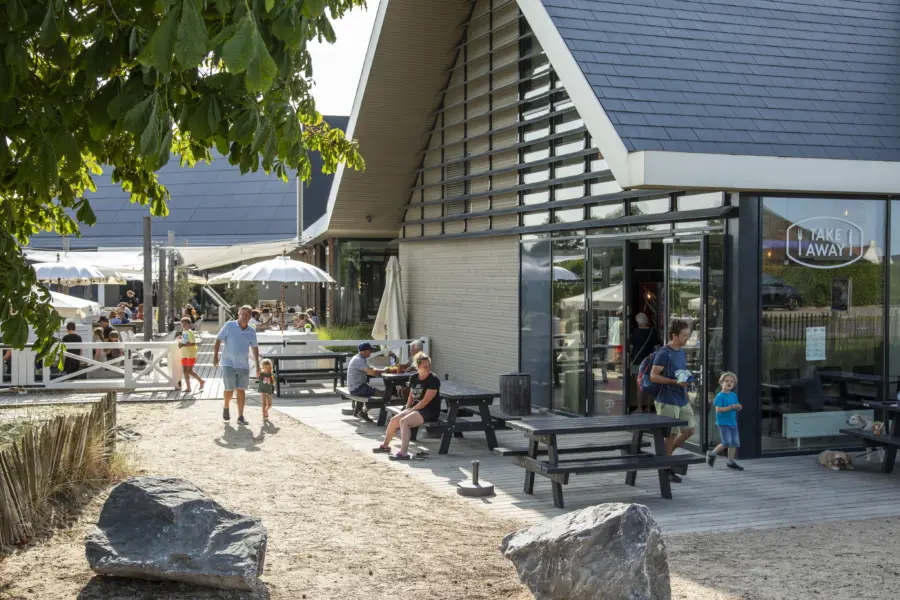 Ingang take away piazza centrumgebouw