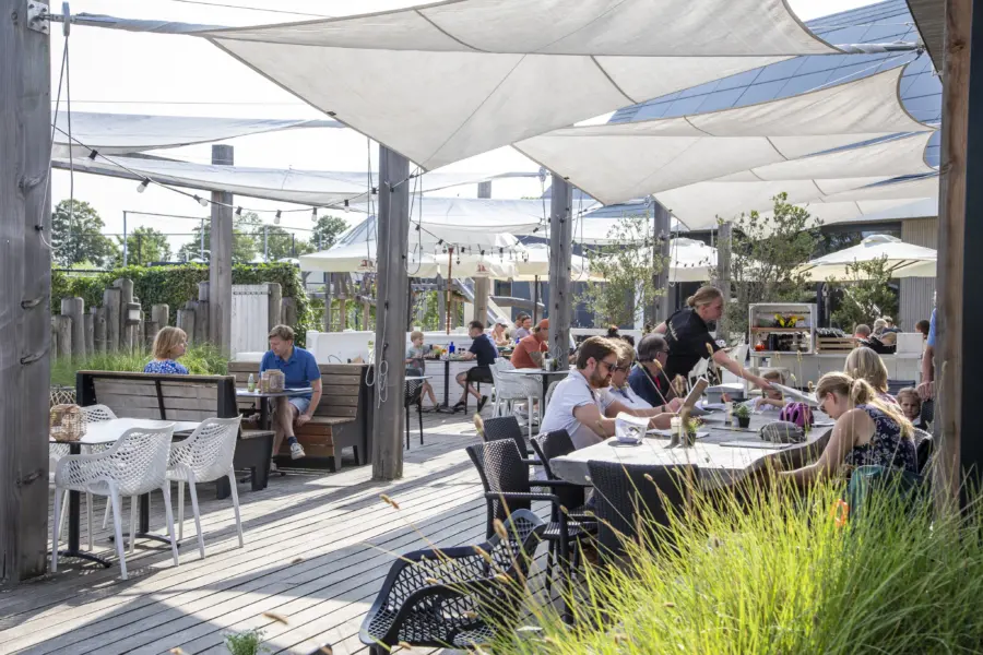 Eefke terras zonneschermen