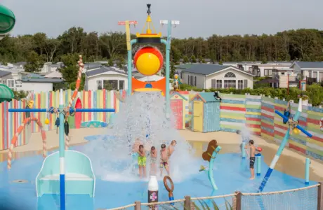 Zwembad - Julianahoeve - spraypark