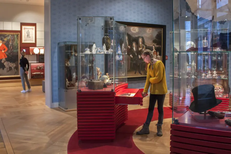 Musea zutphen 2c stedelijk museum zutphen 2c pracht en praal zaal foto anne stolwijk