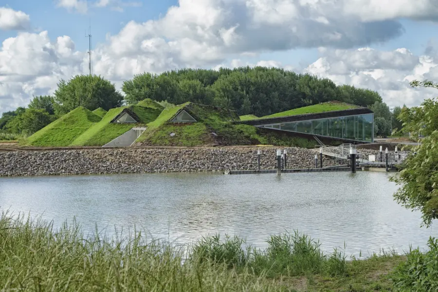 1 foto zicht vanaf de brug op het biesbosch museum e2 88 8f ronald tilleman
