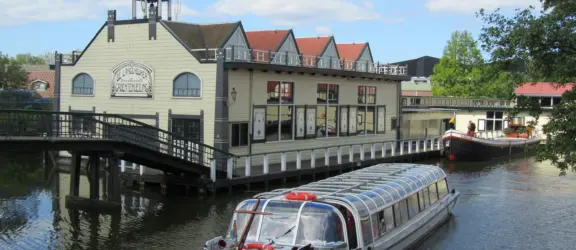 Afmijnlokaal met rondvaartboot