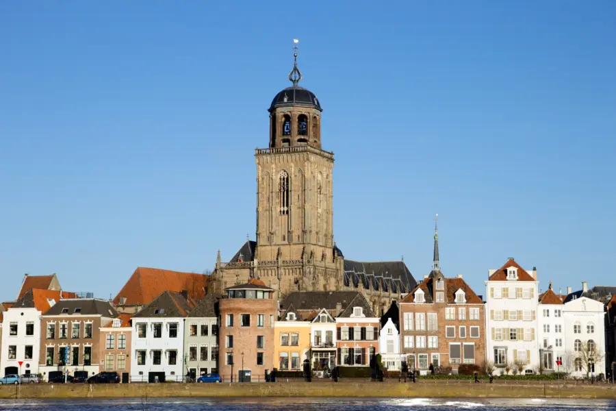 Deventer - Depositphotos_11420087_xl-2015