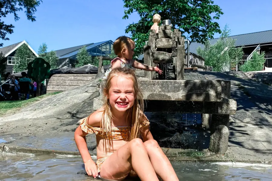 Klok&#039;uus zwemmen