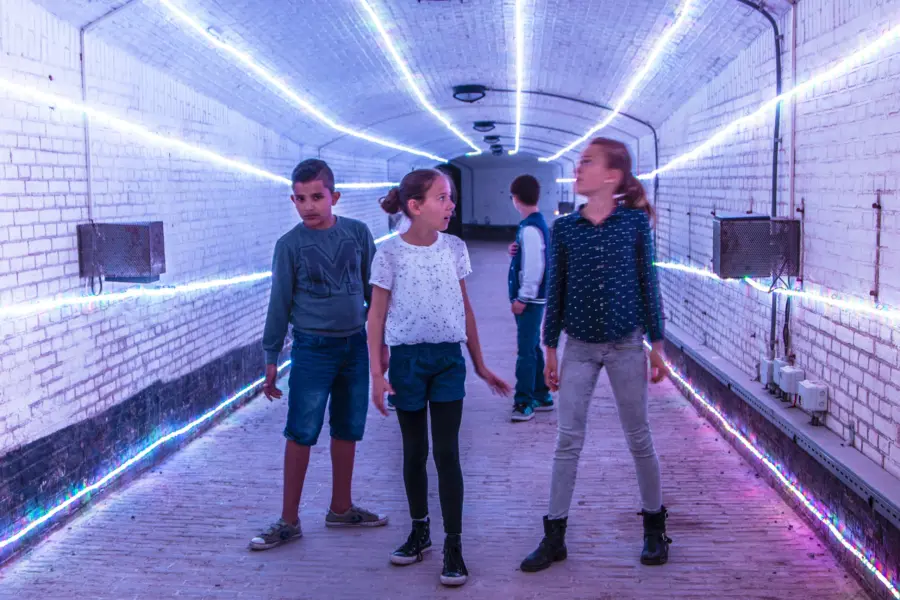 Geofort_Tunnel-kids-21