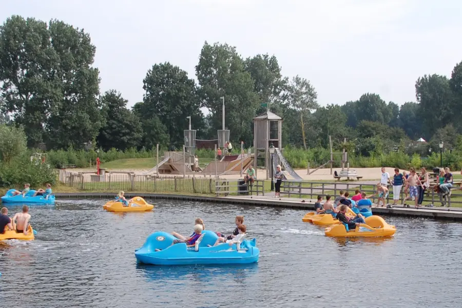 Speelpark waterfietsvijver